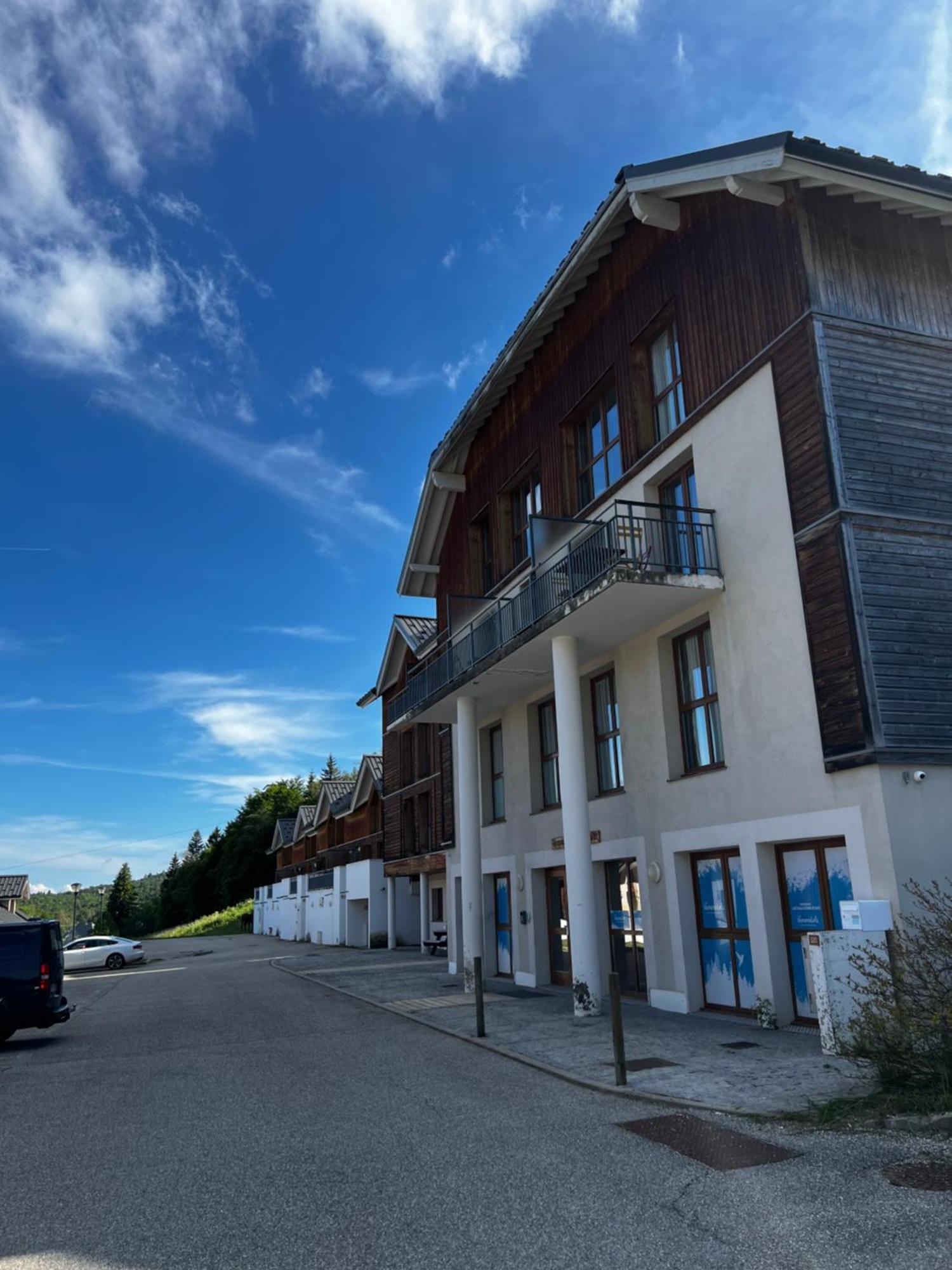 Aux Pieds Des Pistes, Des Chemins De Rando Les Deserts (Savoie)